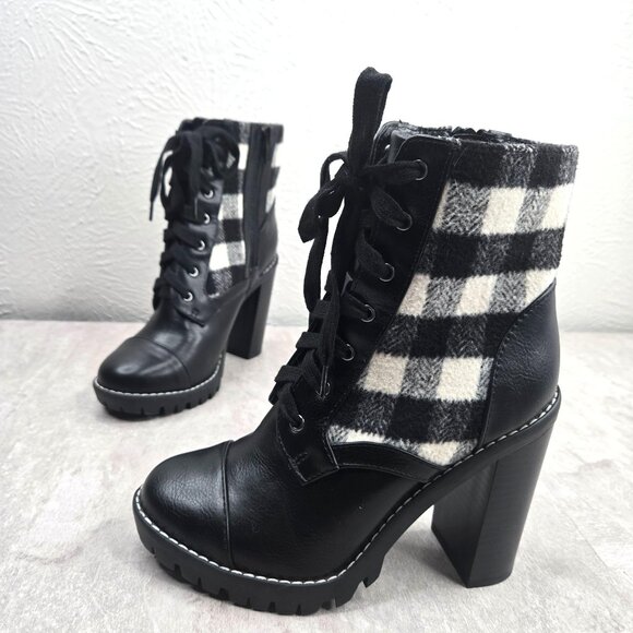 BCBG Lace Up High Heel Boots Plaid Black White Preppy Combat Hiker Boots Sz 5.5 - Picture 1 of 12
